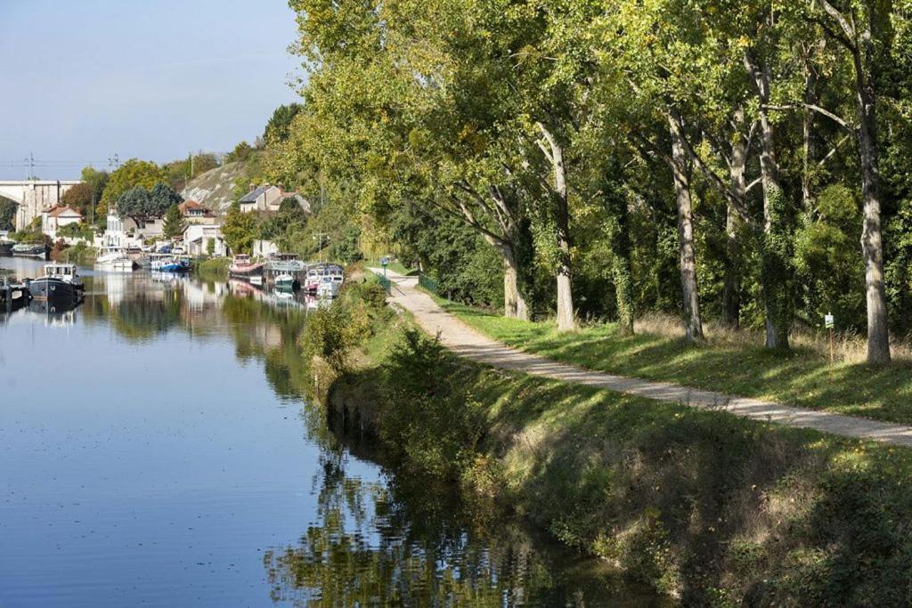 Atelier D'Art - Vue Panoramique Apartamento Moret-sur-Loing Exterior foto